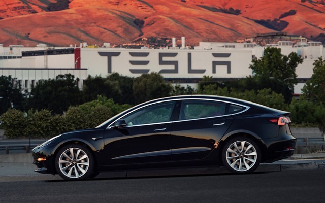 特斯拉下调Model 3生产目标:还要继续融资