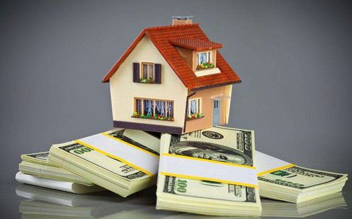 ��Ϊ�����������������걣��ȫ����λ�ı��������ھ���һ����޵Ľ�ͨӵ�´���в������׶Ρ�11��14�գ������н�ͨί��ظ����������׶�֮�������ˡ�����ͣ����Դ�ղ�ſ���·��ͣ�������ĸ�����̸����̸�У��н�ͨίͣ��������������Ա���������ܣ��ղ�����ʾ������ȥ��ף�����ȫ�г������ȫ��ͣ��λԼ��382�������ȱ��Ϊ129�������Ҫ�ֲ��ھ�ס���������ھ�����С�ͣ���ѡ��йؼ���·��ͣ�����н�ͨίͣ������������Ա��������ܣ�Ŀǰ������ͣ���շѱ�׼���������ʡ����˵����ƫ�͵ģ���һ�����н����շѱ�׼�о����ʵ���һЩ�ر��ص���������շѱ�׼���ü۸�ܸ˼��ٿ������С�