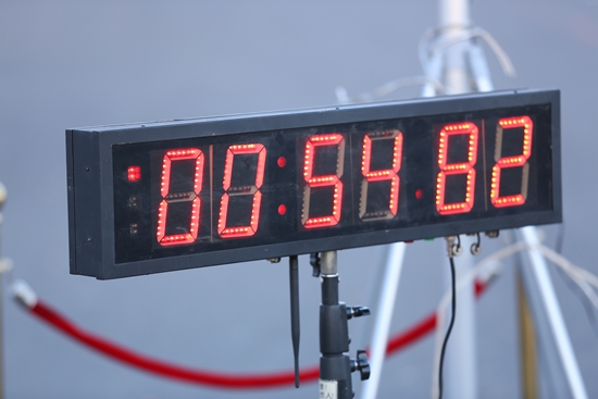 ������̥��ѹ6000���ֶ������¼���˹�����¼��������������̥������ս�����������׮����54��82�ɼ�