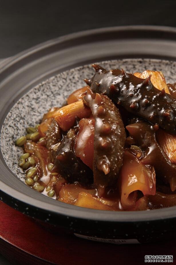 �ϲ�����+��ʽ��ɣ���ͳ�����߸��������罻��