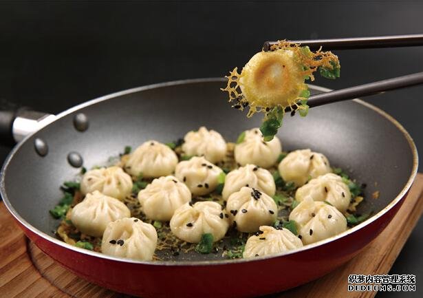 �ϲ�����+��ʽ��ɣ���ͳ�����߸��������罻��