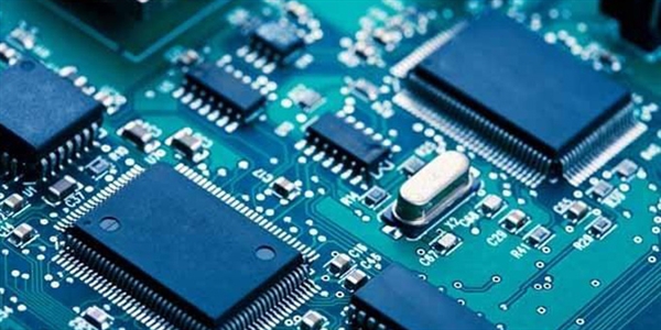 4K����Ӳ���ļ�ǿ������оƬ�Աȣ��붮