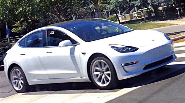 ��˹��Model 3��������ͷĿ������������