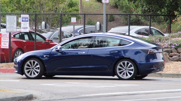 ��˹��Model 3��������ͷĿ������������