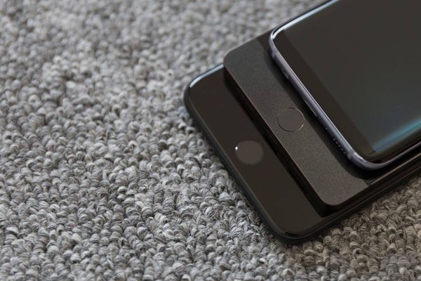 从上到下:三星S8、坚果Pro、iPhone 7 Plus(图源网)