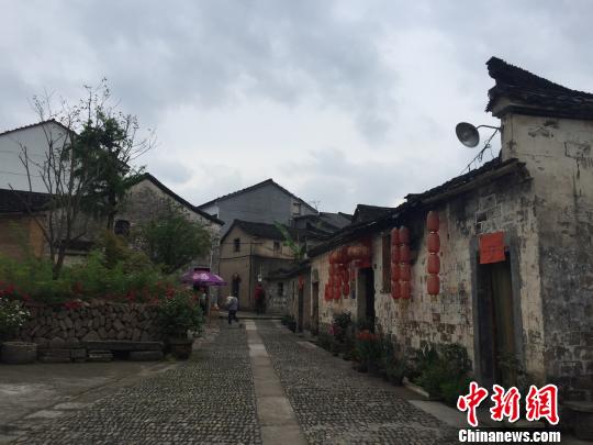 ͼΪ�¹��һ�ǡ����ֲ� ��