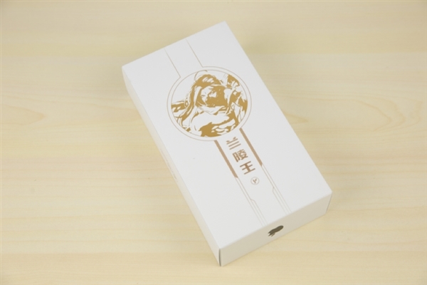 ��������ҫ�����ư�iPhone 7 Plus���ͼ�ͣ�������̫��