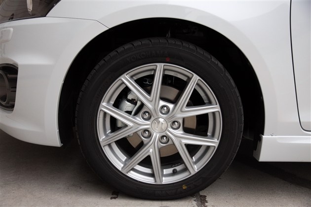 ��Ȥ���谺�� �̵�15��Ԫ���ں��治�����Ȥ֮��