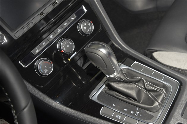 ��Ȥ���谺�� �̵�15��Ԫ���ں��治�����Ȥ֮��