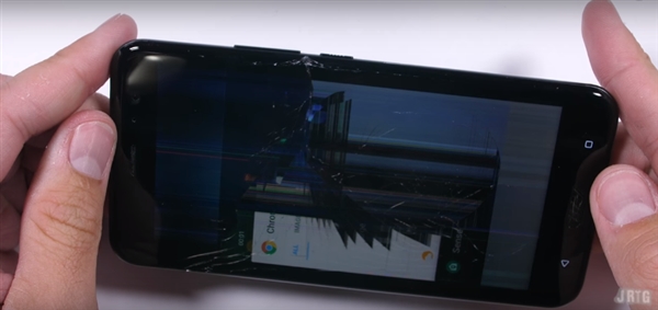 HTC U11耐用性测试:最易弯的旗舰