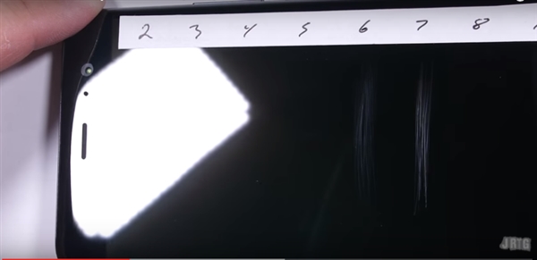 HTC U11耐用性测试:最易弯的旗舰