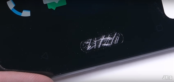 HTC U11耐用性测试:最易弯的旗舰