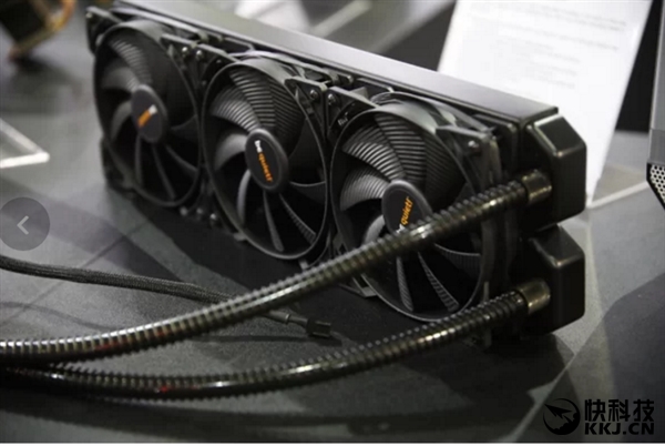 ������CPUһ��ʽҺ��ɢ����������˲�䰲��