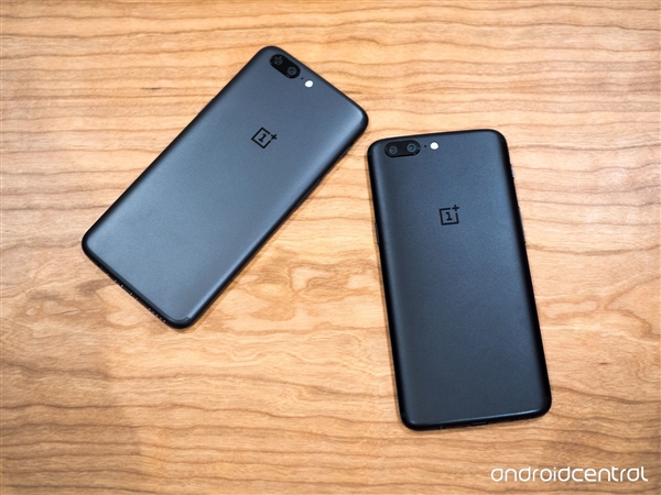 ��ʻ���ֻ���Σ�һ��5��������ɫ����Һ���ҹ��