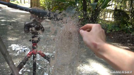 ����ţ���������ڽ�����ǹ ����ǿ��͸������