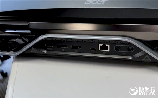 ��ɱ̨�����ۼ�8��곞�ʼǱ����䣺������װ����