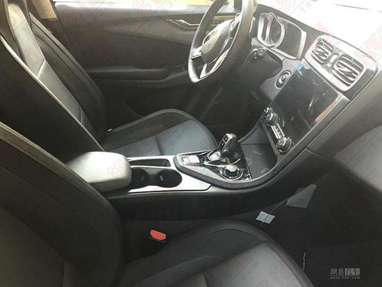 明年春季上市 领克01混动版车型谍照曝光