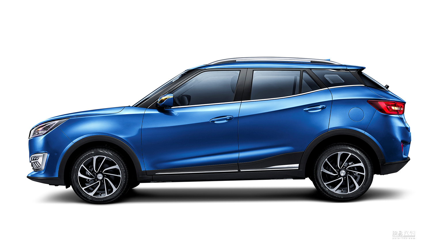 8��22������/С��SUV ��̩T300��ͼ����